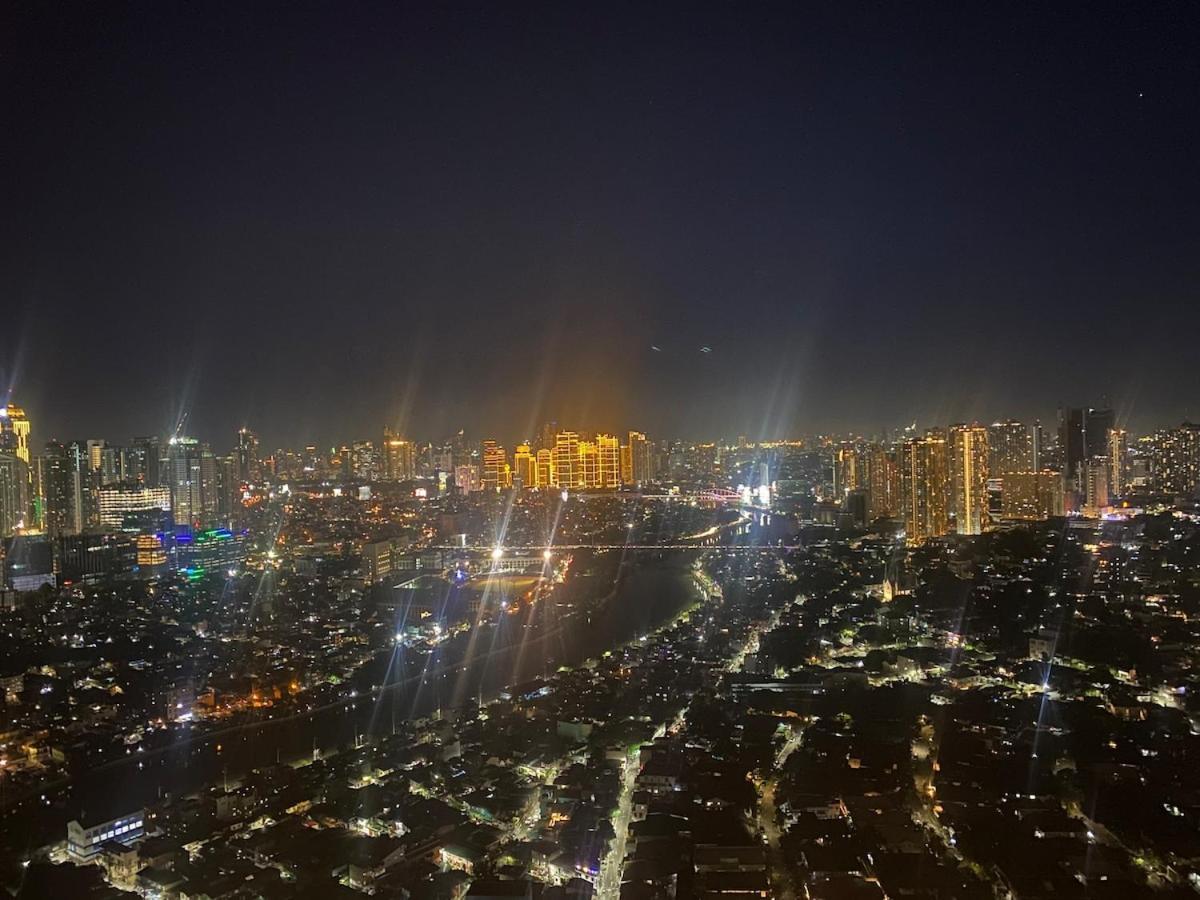 2br Penthouse With Bgc View, Boardgames, Videoke Manila